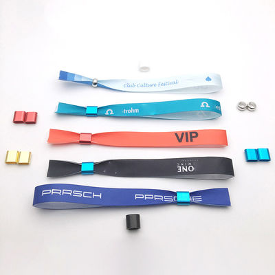 Настроенные логотипы RFID браслеты Сатинная ткань для событий и фестивалей Целевые конечные пользователи