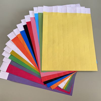 Идентификация на бумаге Tyvek браслеты пользовательский логотип и штрих-код для идентификации