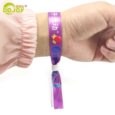 Художественная работа Custom Logo Sublimation Short Lanyard Woven одноразовый браслет для фестиваля